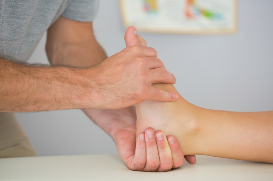 manual-therapy-on-ankle-sports-injury-fix-blog